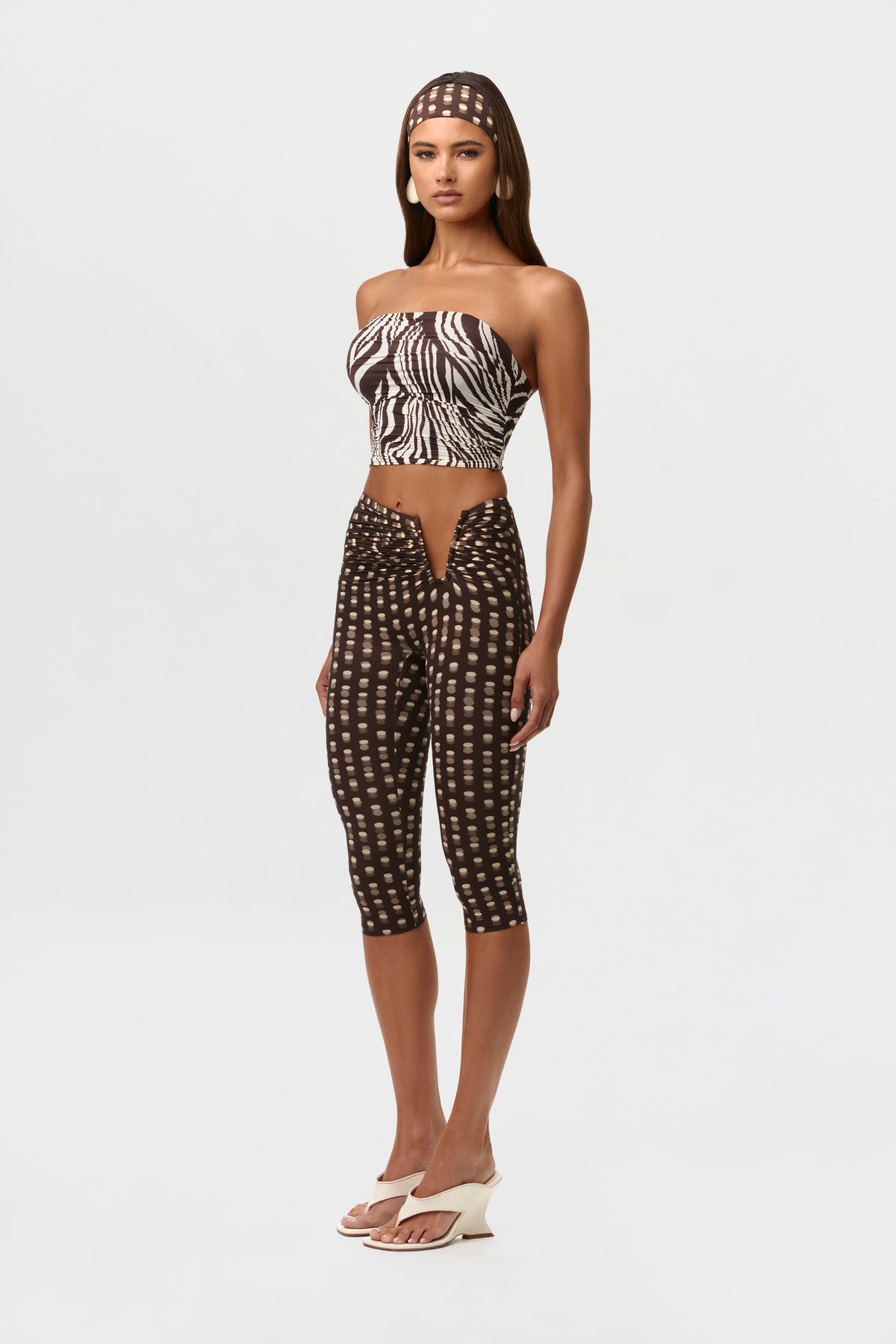 Polka Dot Illusion Naked Print Wired Capri Leggings