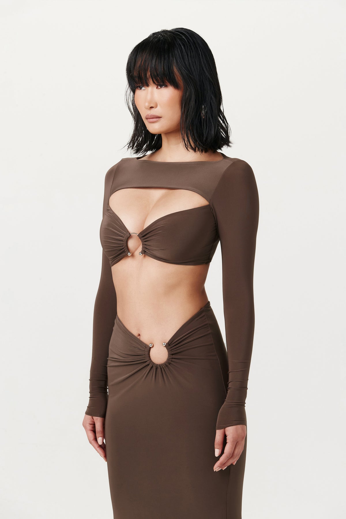 CHOCOLATE Hourglass Cut Out O-Ring Crop Top